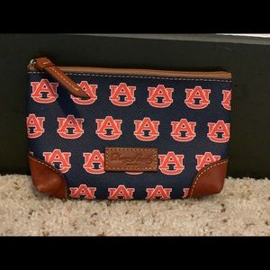 Auburn dooney & bourke zipper pouch
